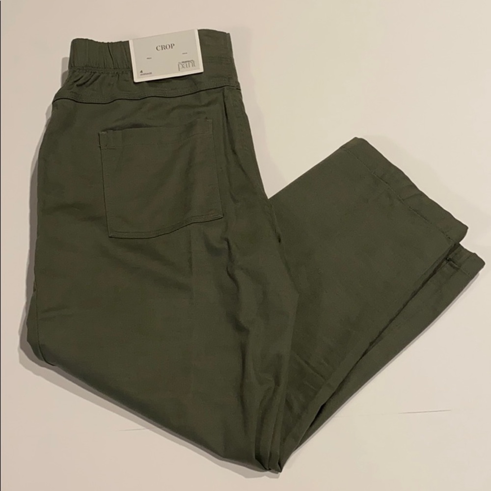 Christopher & Banks SZ 4 Olive Crop Pants D13e